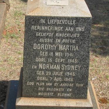 GRAY Dorothy Martha 1941-1945 :: GRAY Norman Sydney 1946-1946