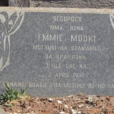 MOOKI Emmie -1937