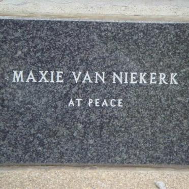NIEKERK Maxie, van