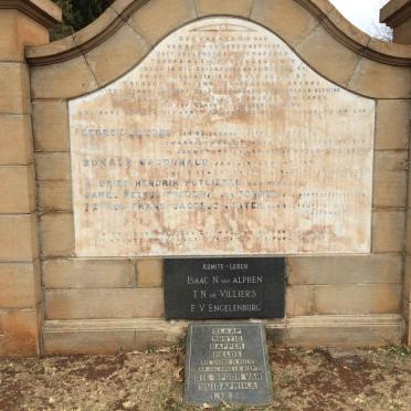 09. Herdenkingsmuur Britse aanval / Memorial Plaque British invasion 1895-1896