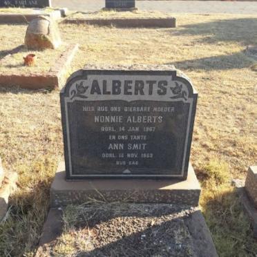 ALBERTS Nonnie -1967 :: SMIT Ann -1953