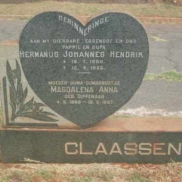 CLAASSENS Hermanus Johannes Hendrik 1888-1955 &amp; Magdalena Anna DIPPENAAR 1888-1967