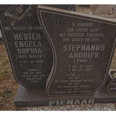 PIENAAR Stephanus Andries 1942-1997 &amp; Hester Engela Sophia BRITZ 1949-
