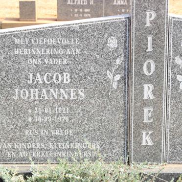 PIOREK Jacob Johannes 1921-1976 &amp; Johanna Elizabeth 1932-1999