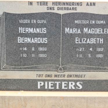 PIETERS Hermanus Bernardus 1908-1980 &amp; Maria Magdalena Elizabeth 1912-1981