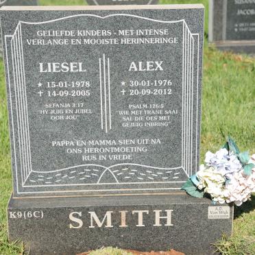 SMITH Alex 1976-2012 :: SMITH Liesel 1978-2005