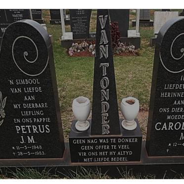 TONDER Petrus J.M., van 1948-1983 &amp; Caroline M. 1953-