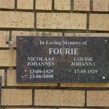 FOURIE Nicolaas Johannes 1929-2000 &amp; Louise Johanna 1929-
