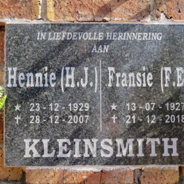 KLEINSMITH H.J. 1929-2007 &amp; F.E. 1927-2018