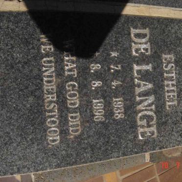 LANGE Esthel, de 1938-1996