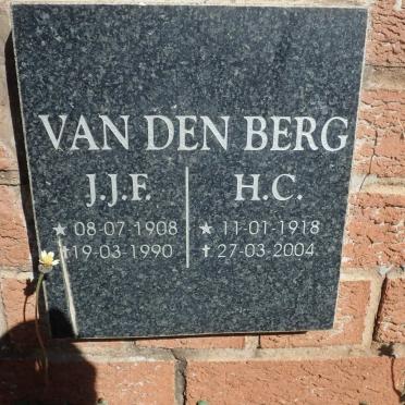 BERG J.J.F., van den 1908-1990 &amp; H.C. 1918-2004