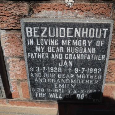 BEZUIDENHOUT Jan 1928-1992 &amp; Emily 1931-199?
