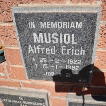 MUSIOL Alfred Erich 1922-1992