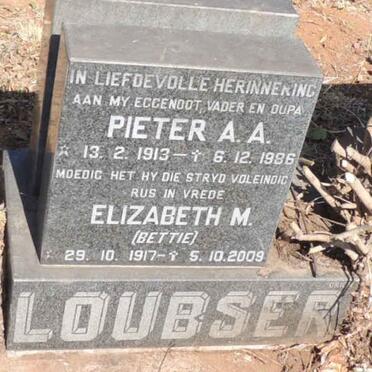 LOUBSER Pieter A.A. 1913-1996 & Elizabeth M. 1917-2009