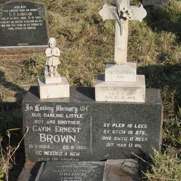 MILLS Jacky 1931-1943 :: BROWN Andrew 1938-2020 :: BROWN Gavin Ernest 1964-1966 :: BROWN Malcolm Jacky 1965-2012 _1