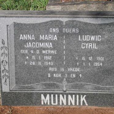MUNNIK Ludwig Cyril 1901-1954 & Anna Maria Jacomina V.D. MERWE 1912-1943