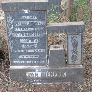 NIEKERK Petrus Johannes, van 1894-1951 & Hester Margaretha Dorothea ERASMUS 1893-1963