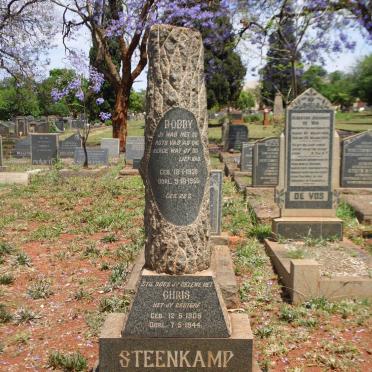 STEENKAMP Chris 1909-1944 :: STEENKAMP Bobby 1936-1955