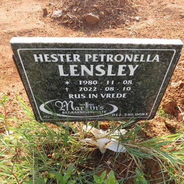 LENSLEY Hester Petronella 1980-2022