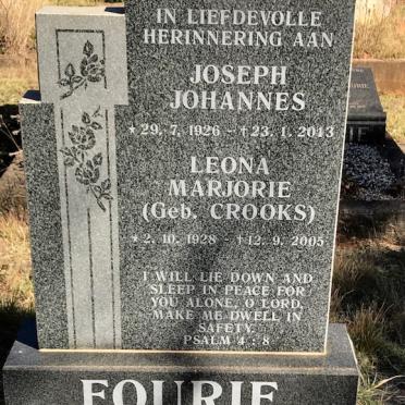 FOURIE Joseph Johannes 1926-2013 &amp; Leona Marjorie CROOKS 1929-2005