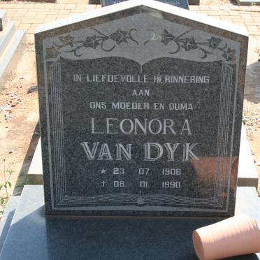 D - Vanne :: Surnames - D