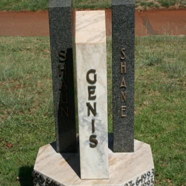 GENIS Shaun 1989-1991 :: GENIS Shane 1993-1995