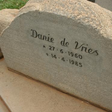 VRIES Danie, de 1960-1985