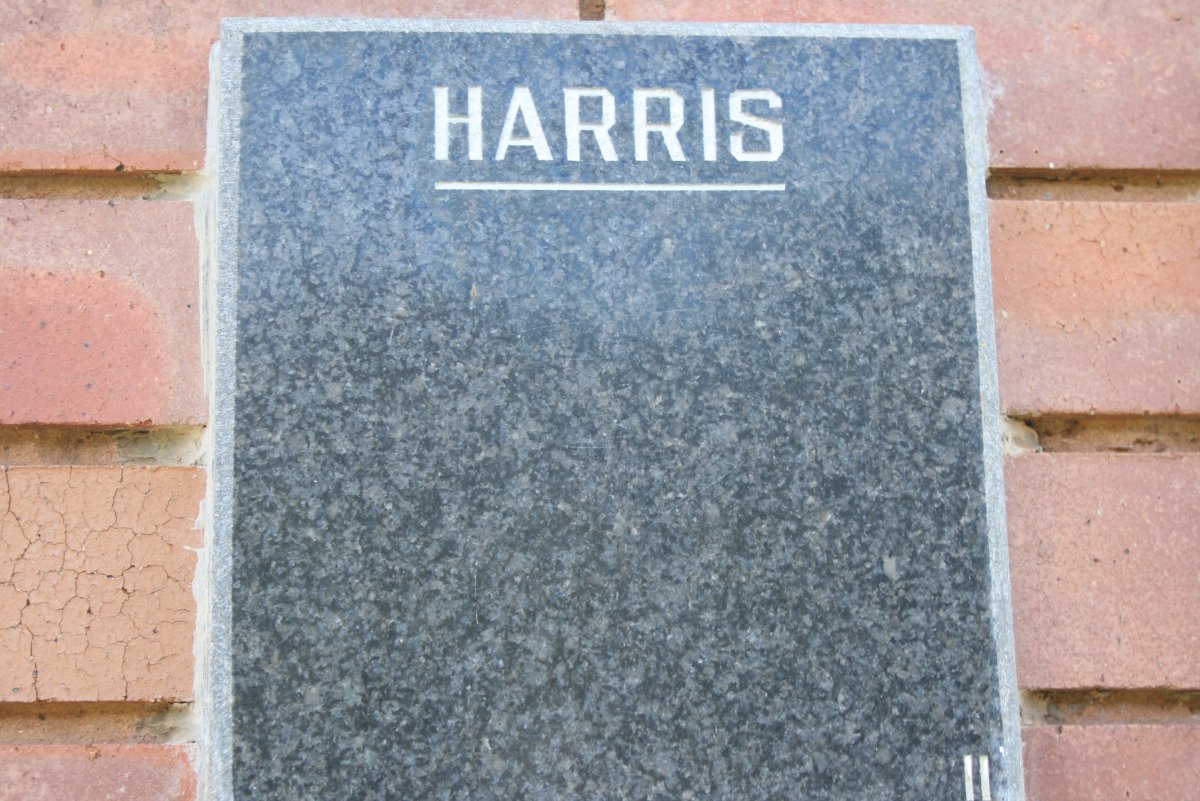 HARRIS