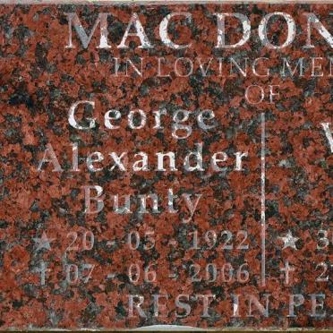 MAC DONALD George Alexander Bunty 1922-2006 &amp; Valerie Nora 1923-2007
