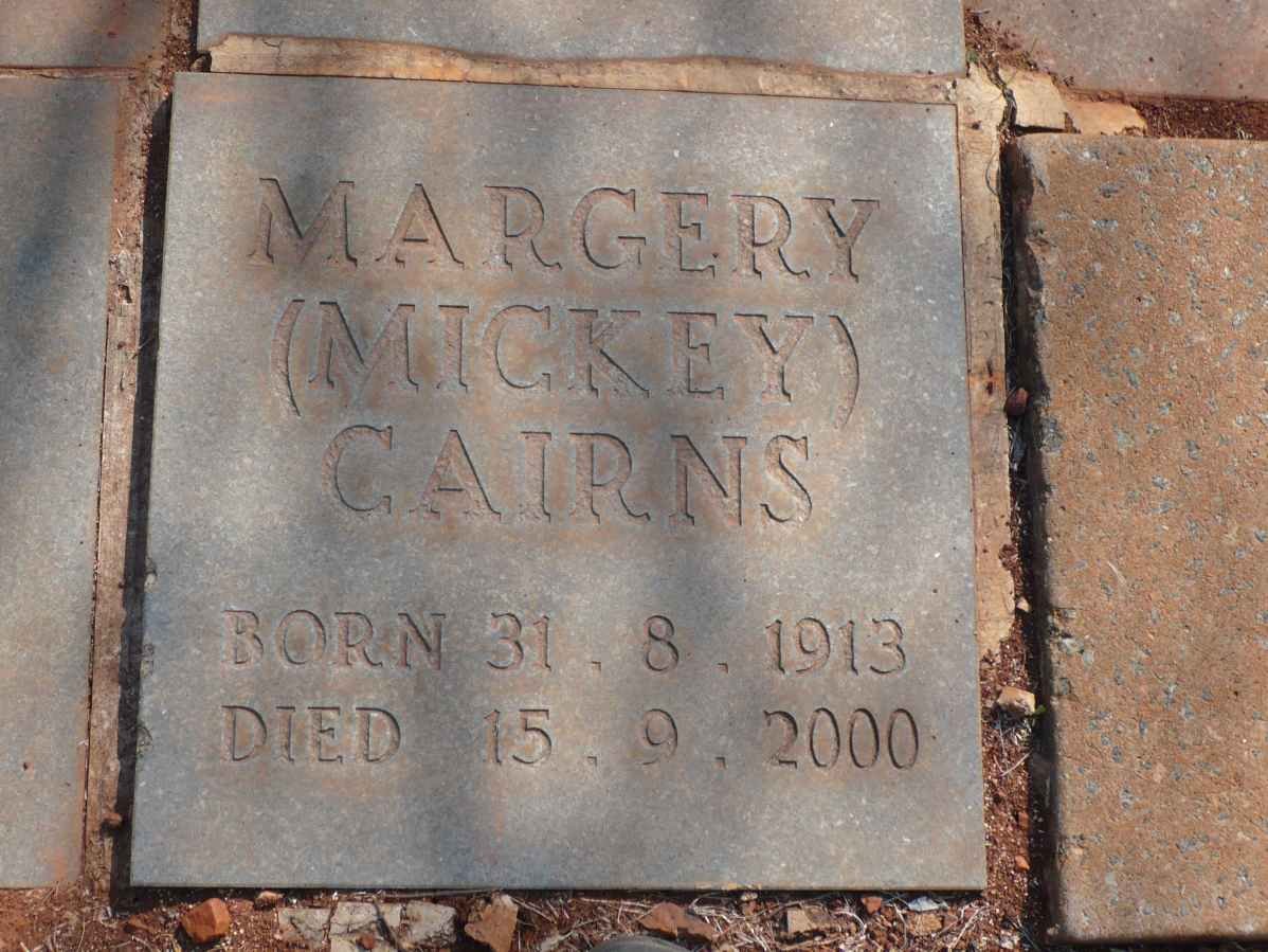 CAIRNS Margery 1913-2000