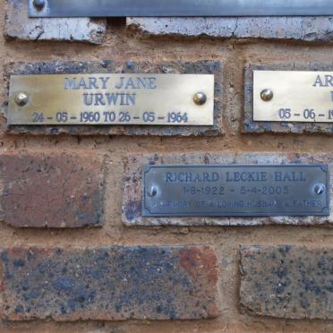HALL Richard Leckie 1922-2005 :: URWIN R. 1916-2004 :: URWIN Mary Jane 1960-1964