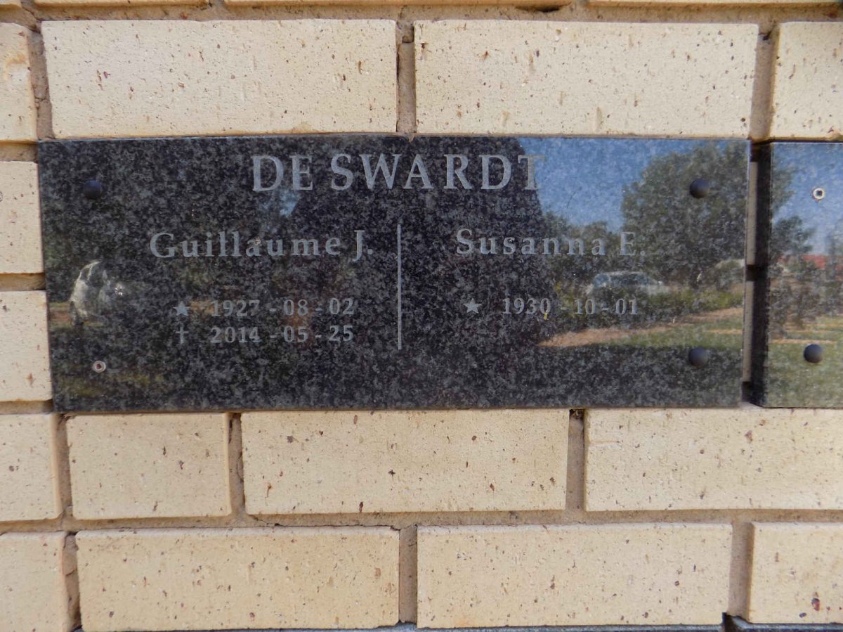 SWARDT Guillaume J. 1927-2014 &amp; Susanna E. 1930-