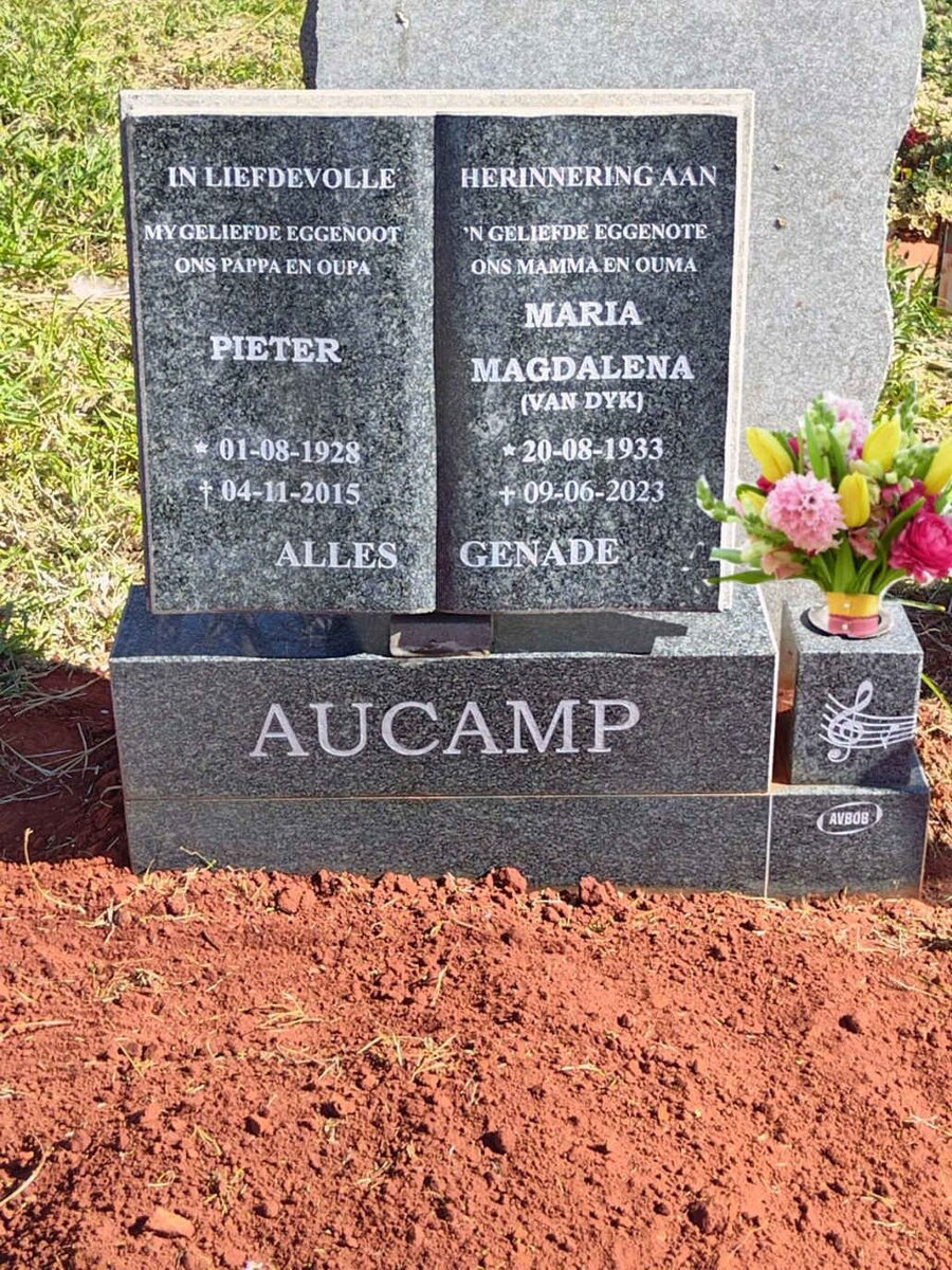 AUCAMP Pieter 1928-2015 &amp; Maria Magdalena VAN DYK 1933-2023