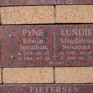 LUNDIE Magdalena Susanna 1925-2000 :: PYNE Edwin Jonathan 1971-1991