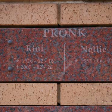 PRONK Rini 1926-2007 :: Nellie 1932-