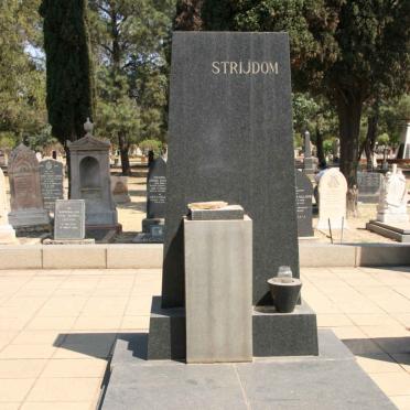 STRIJDOM Johannes Gerhardus 1893-1958 &amp; Susan DE KLERK 1910-1999