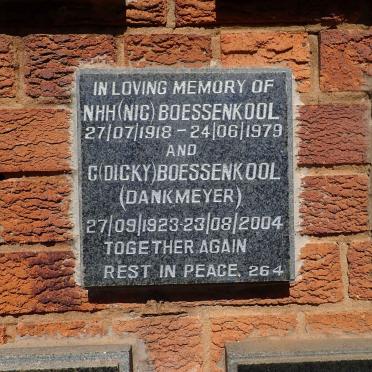 BOESSENKOOL N.H.H. 1918-1979 &amp; C. DANKMEYER 1923-2004