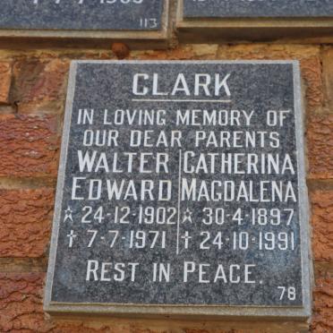 CLARK Walter Edward 1902-1971 &amp; Catherina Magdalena 1897-1991