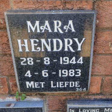 HENDRY Mara 1944-1983