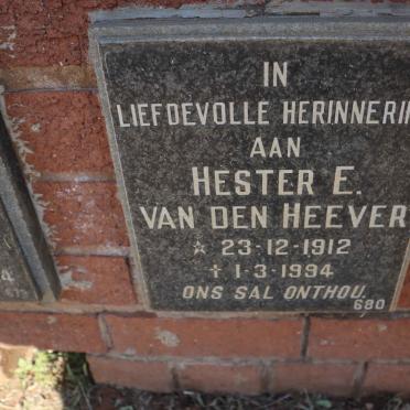 HEEVER Hester E., van den 1912-1994