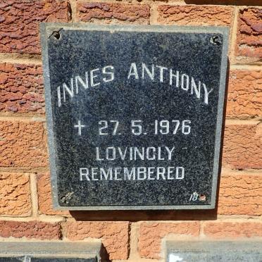 INNES Anthony -1976