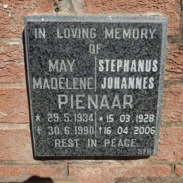PIENAAR Stephanus Jphannes 1928-2006 &amp; May Madelene 1934-1990