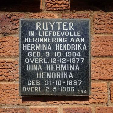 RUYTER Dina Hermina Hendrika 1897-1986 :: RUYTER Hermina Hendrika 1904-1977