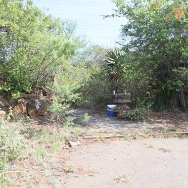 9. Gedenktuin / Memorial Garden