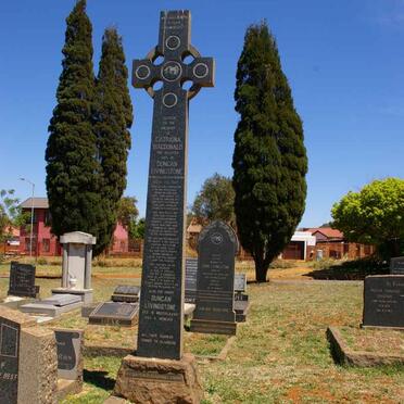 LIVINGSTONE Duncan & Catriona MACDONALD