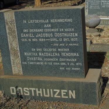 OOSTHUIZEN Daniel Jacobus 1884-1937 & Martha Magdalena Hendrika DYKSTRA voorheen OOSTHUIZEN nee FURSTENBERG 1894-1973