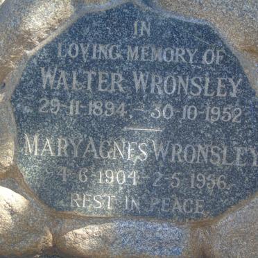 WRONSLEY Walter 1894-1952 &amp; Mary Agnes 1904-1956