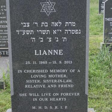 LIPSCHITZ Lianne 1965-2013