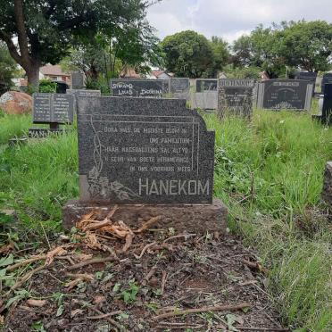 HANEKOM Dora