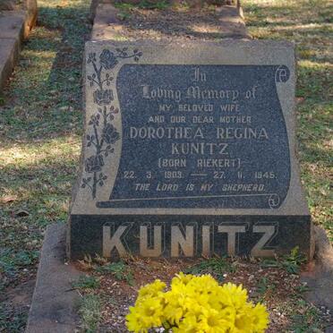 KUNITZ Erdmann Johannes 1895-1961 & Dorothea Regina RIEKERT 1903-1946 _2